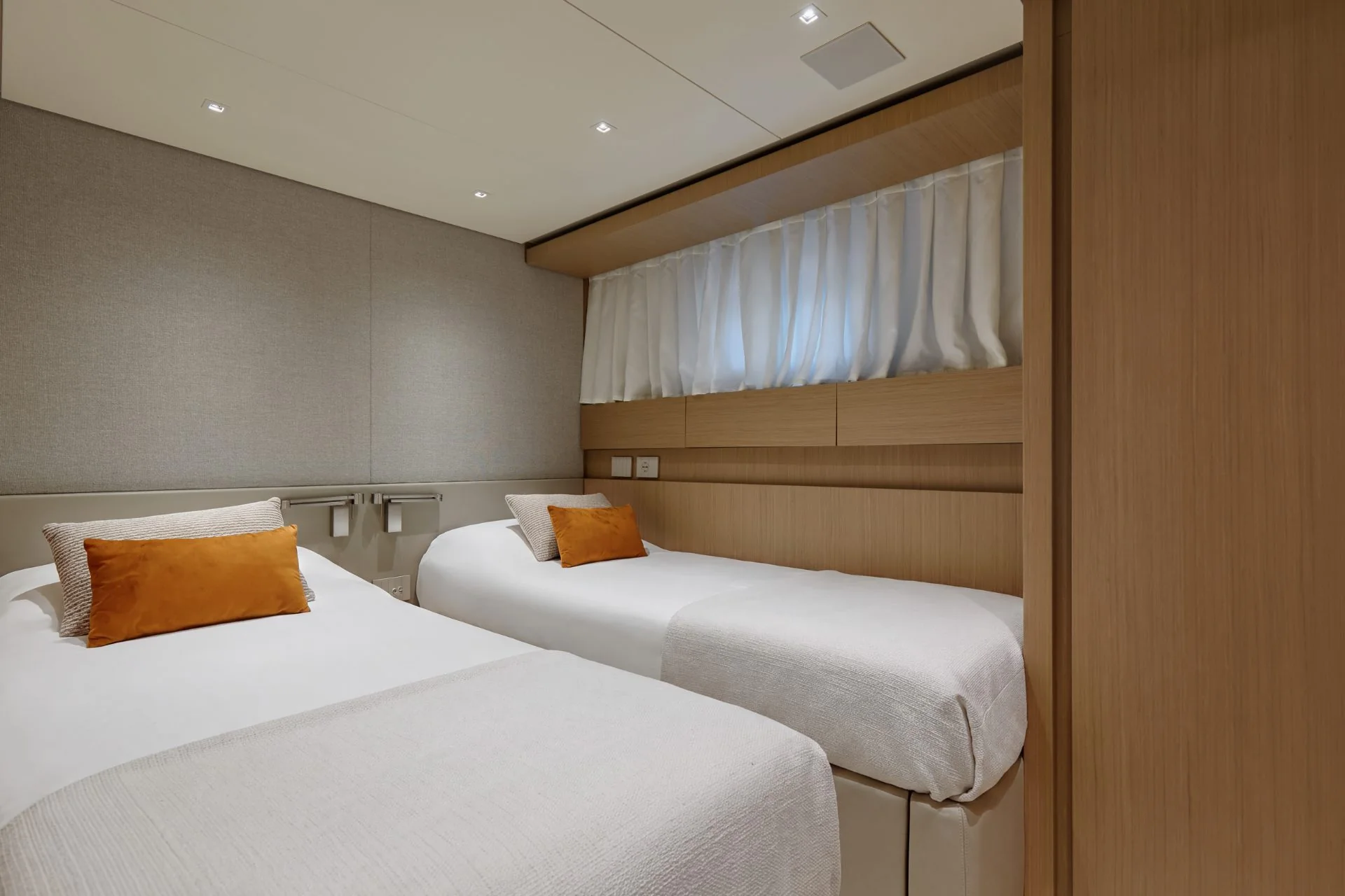 Twin guest cabin